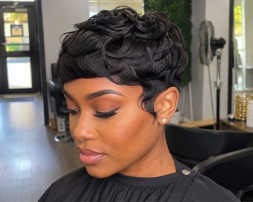 Short hairstyle look at Timi Hairtertainment in Lekki, Lagos